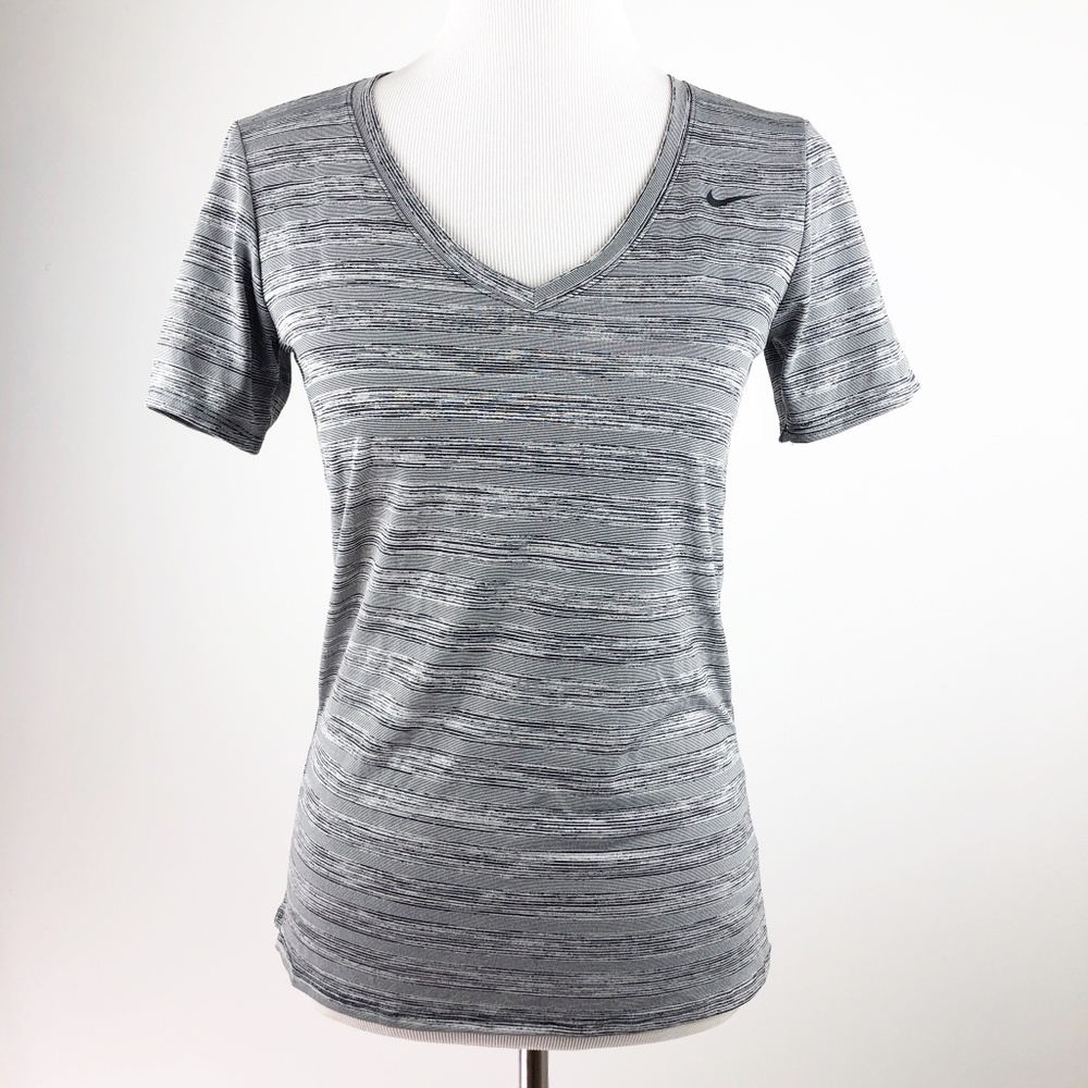 The Nike Tee Knit Sport Active Shirt  Short Sleeve